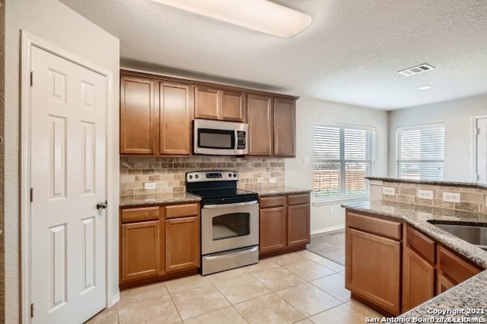 366 Maple Way - Photo 7 of 28