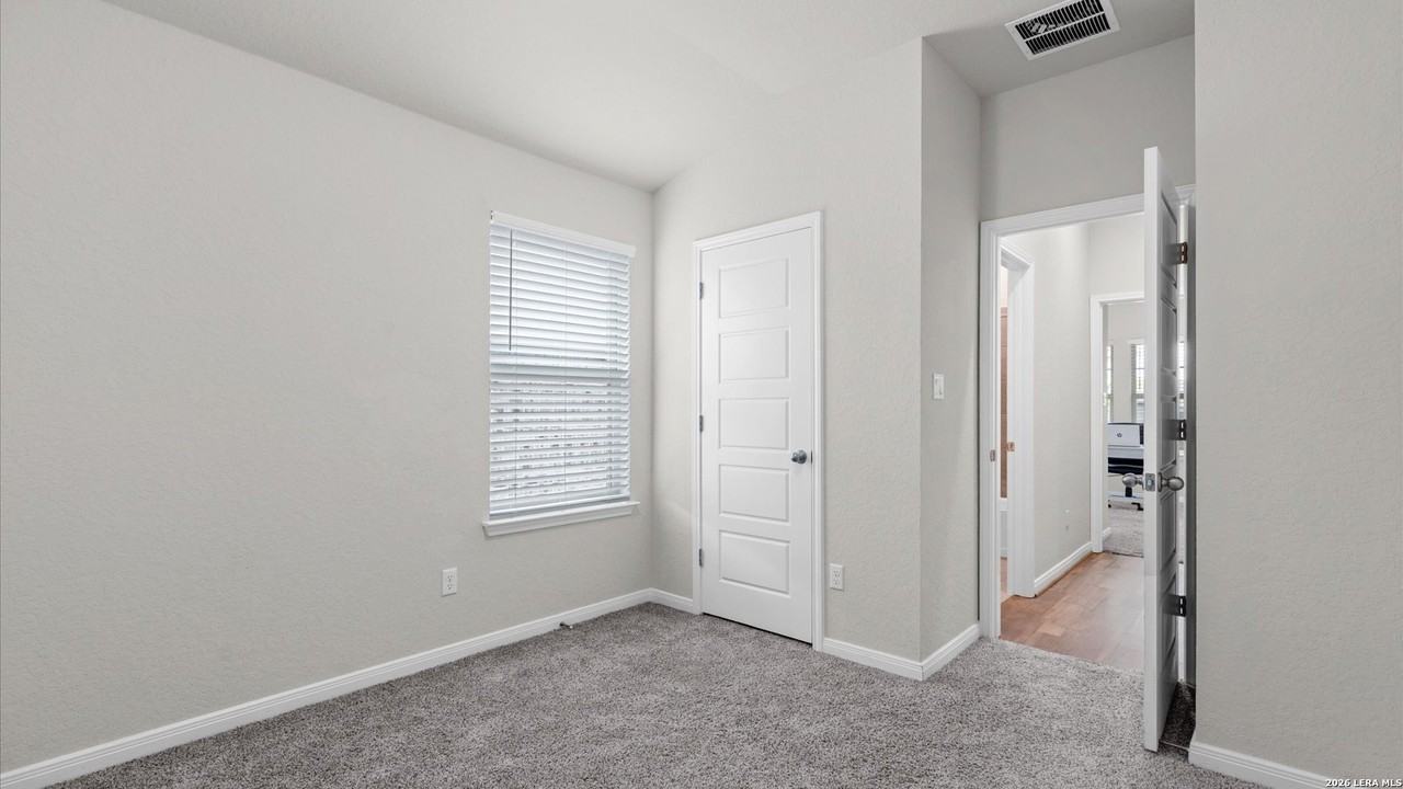 3017 Hess Blvd - Photo 4 of 15