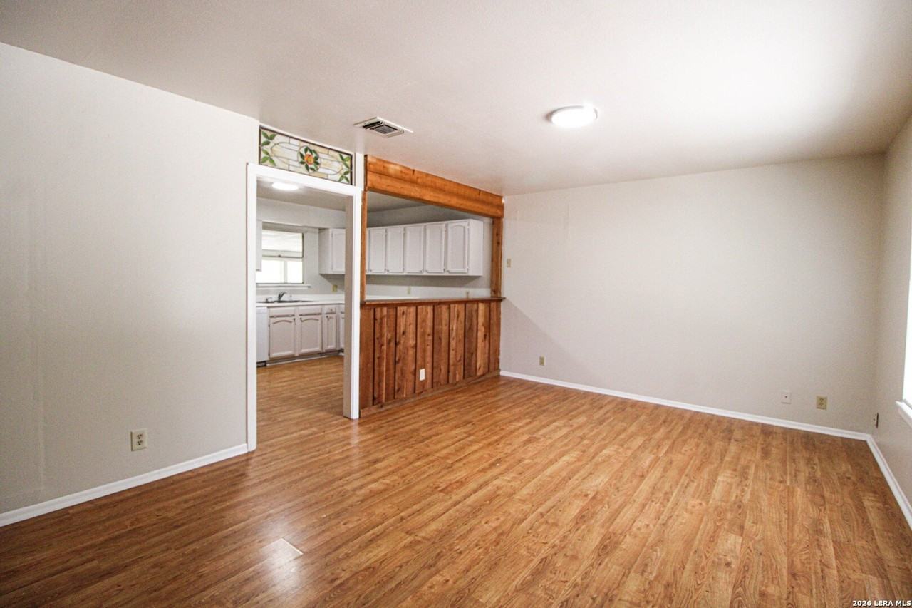 4102 Waikiki Dr - Photo 3 of 35