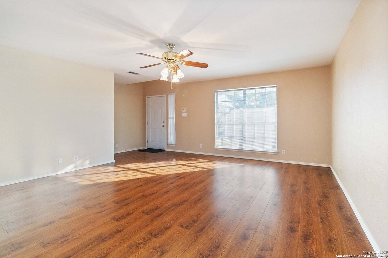 5207 Wood Glen Dr - Photo 6 of 39