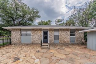 423 E Dewey Pl - Photo 1 of 1