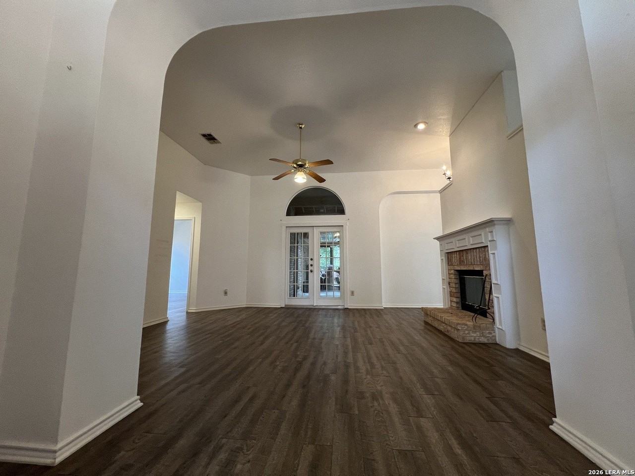 5904 Creekway - Photo 4 of 30