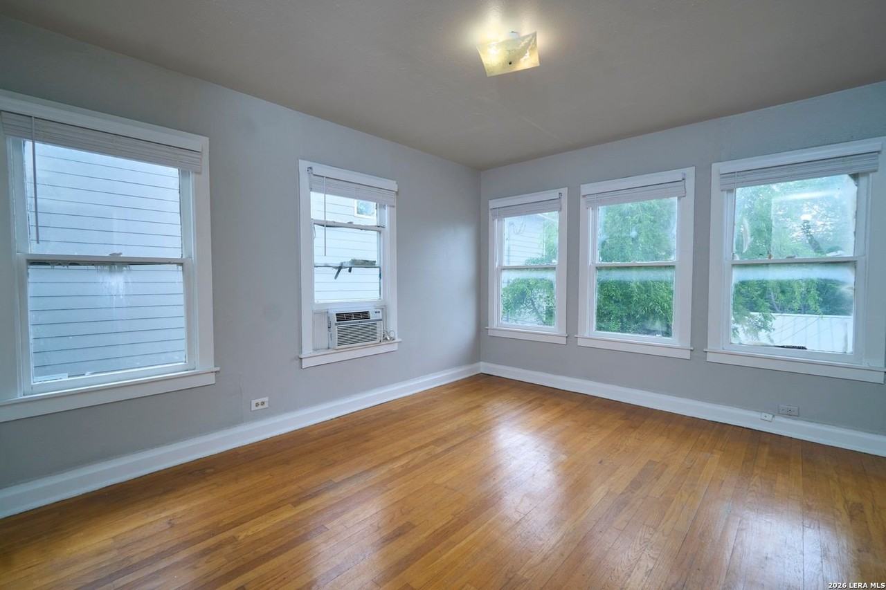 218 Claremont Ave #4 - Photo 2 of 10