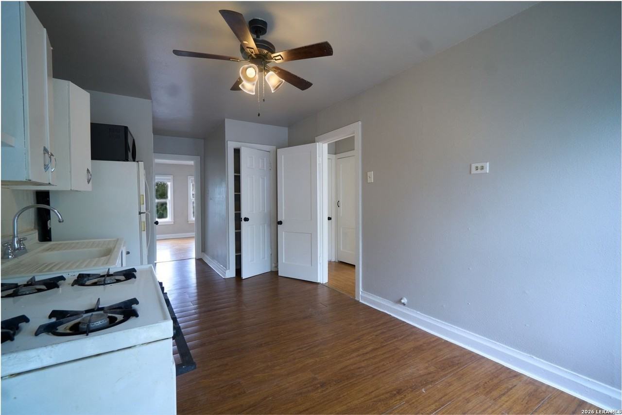218 Claremont Ave #4 - Photo 4 of 10