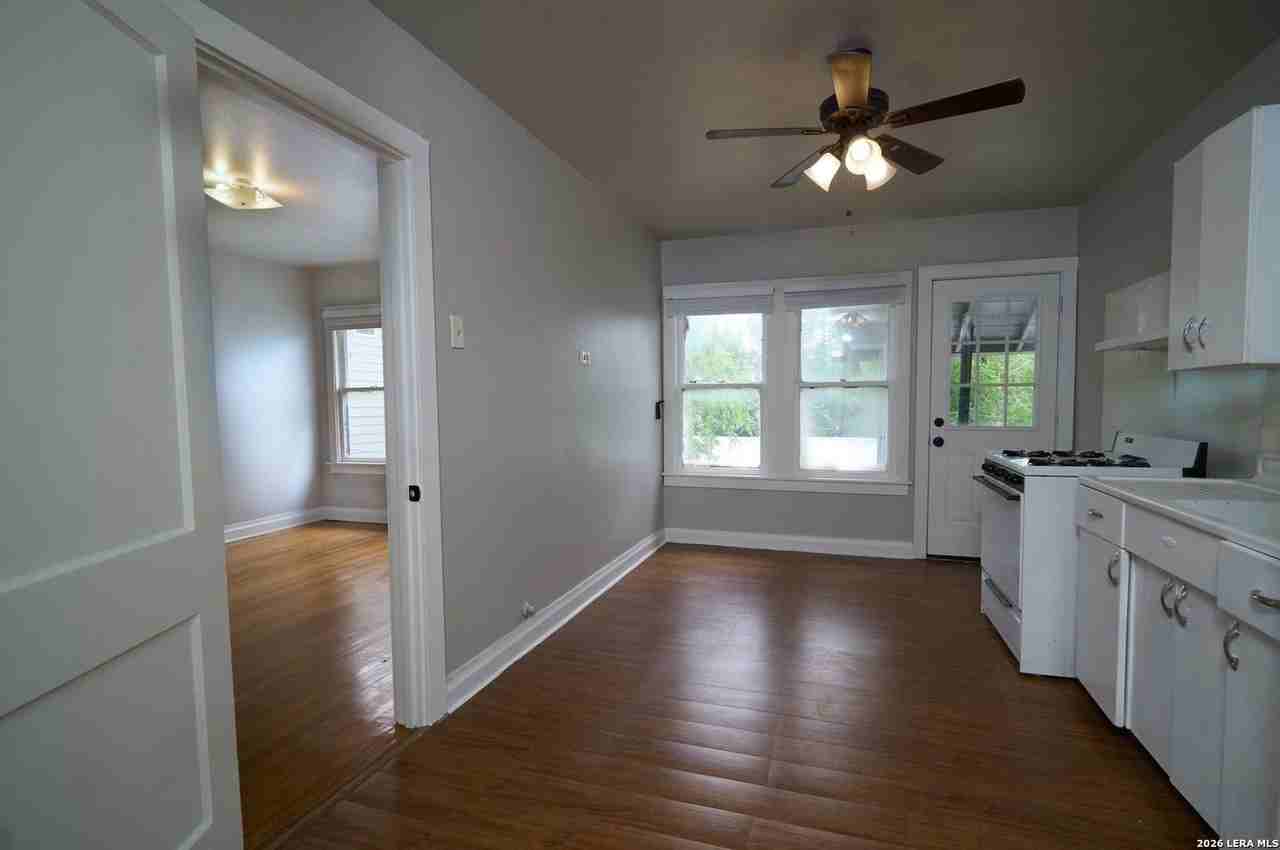 218 Claremont Ave #4 - Photo 5 of 10
