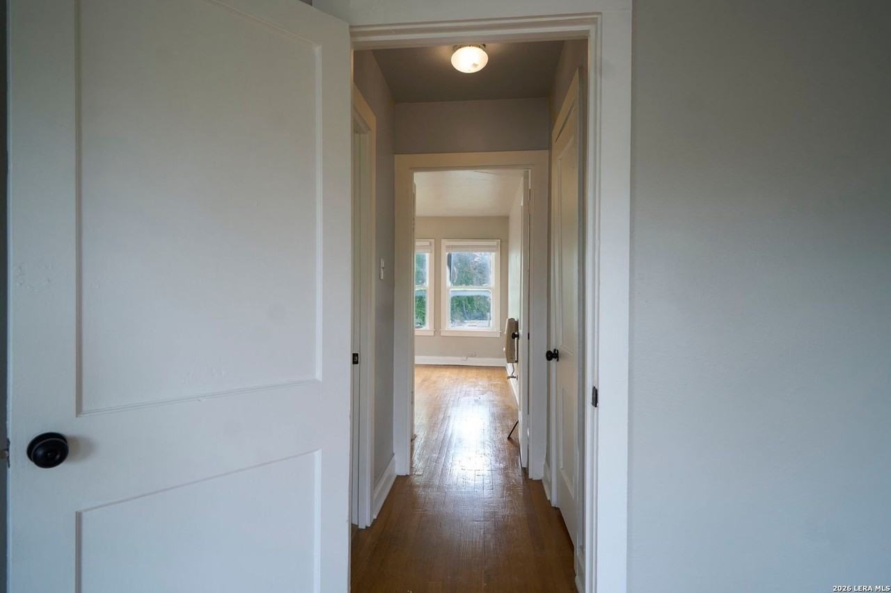 218 Claremont Ave #4 - Photo 7 of 10