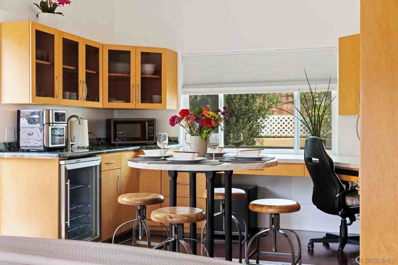 1920 Gardena Pl #B - Photo 3 of 29