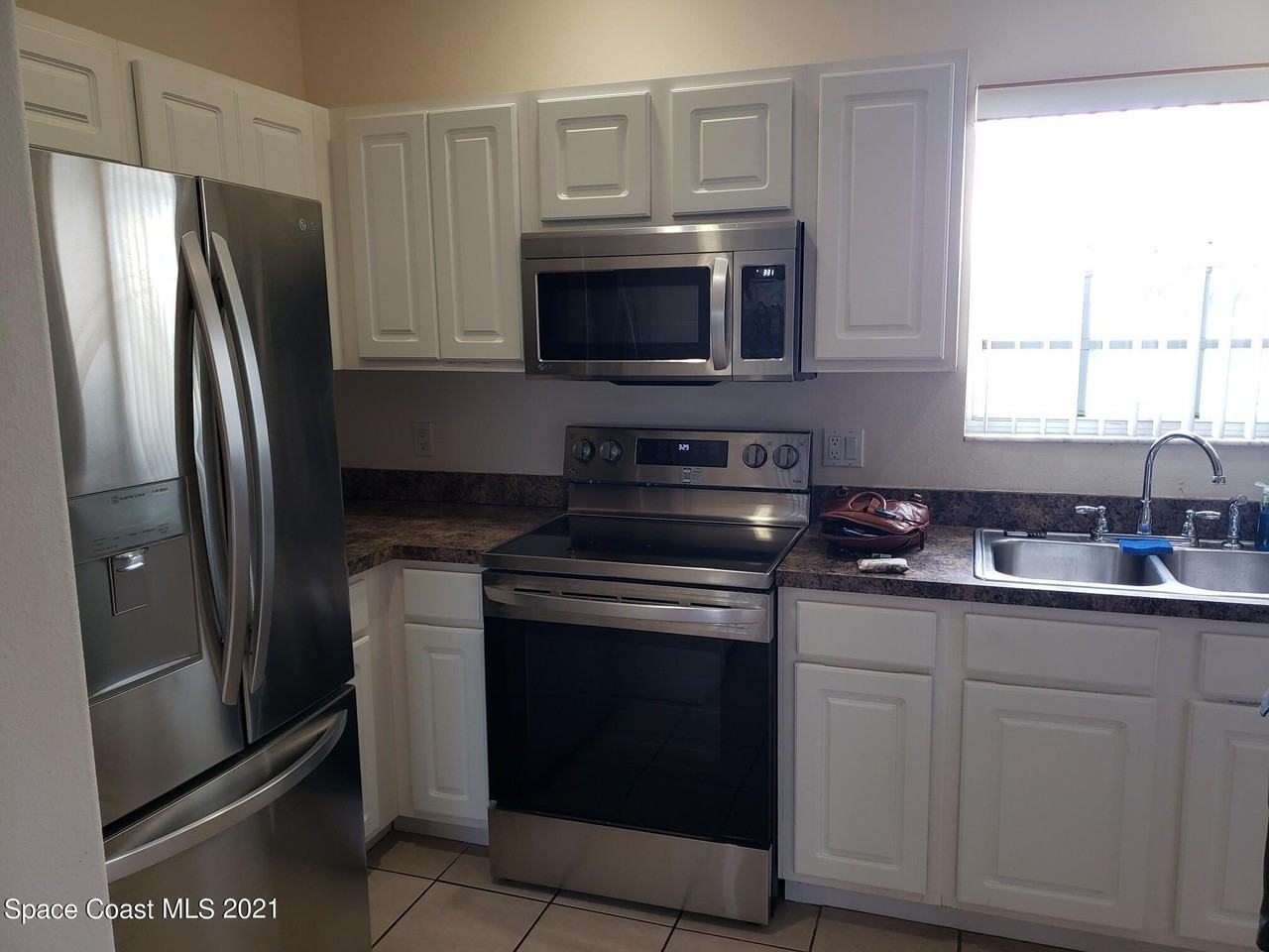 160 S Shepard Dr #16 - Photo 4 of 14
