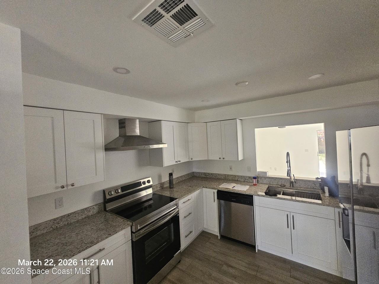 1406 36th Ave - Photo 2 of 33