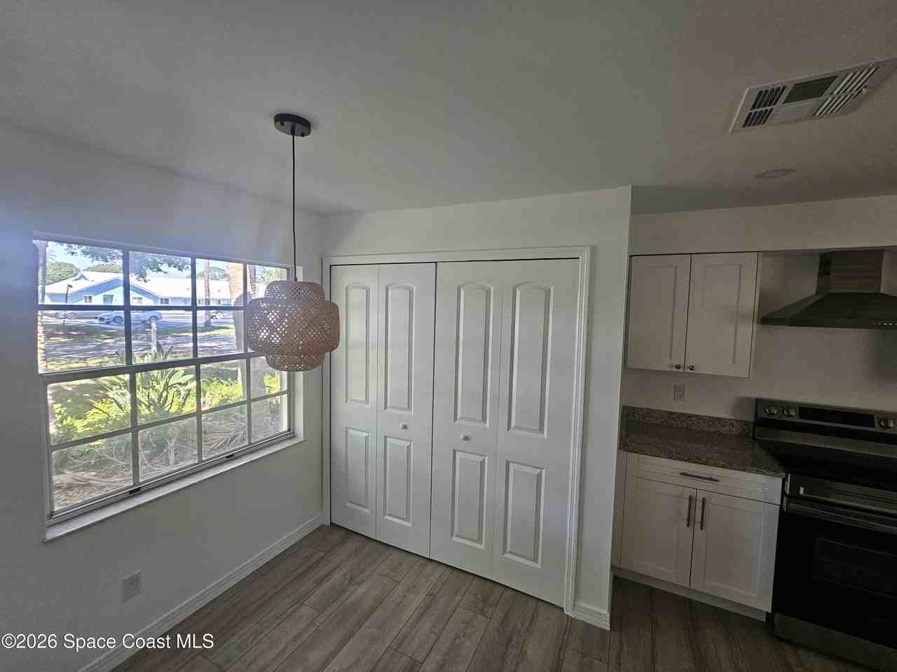 1406 36th Ave - Photo 4 of 33