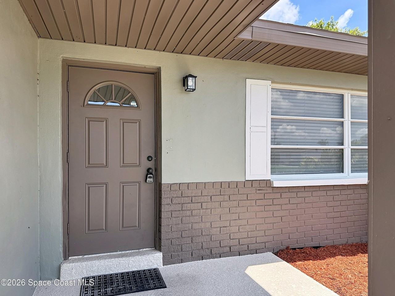 1525 Polaris St - Photo 6 of 29