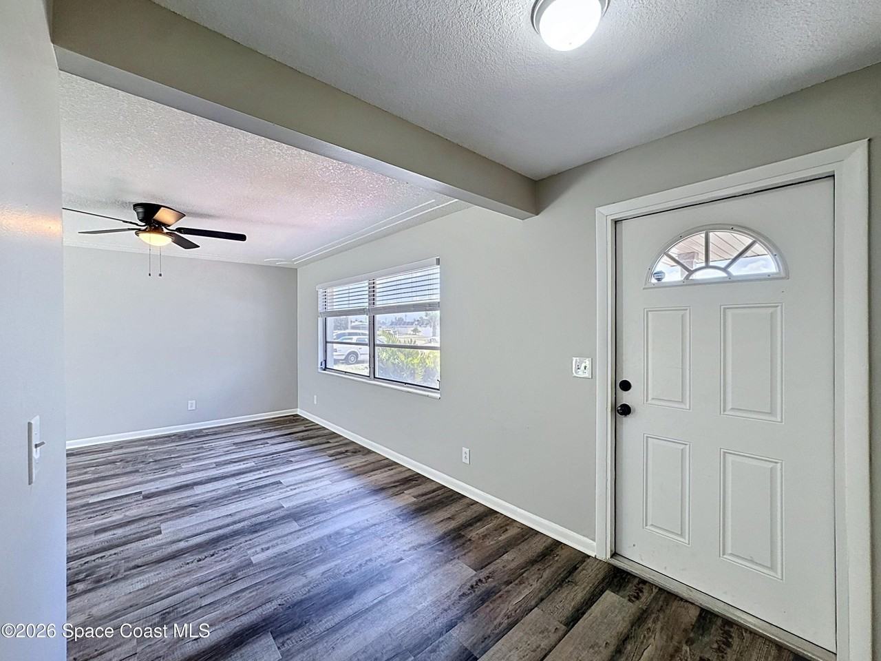 1525 Polaris St - Photo 7 of 29