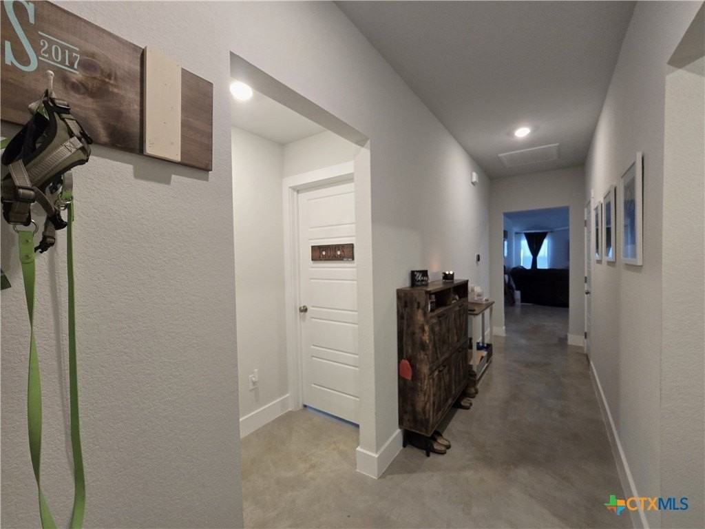 1051 Lexington Dr - Photo 2 of 21