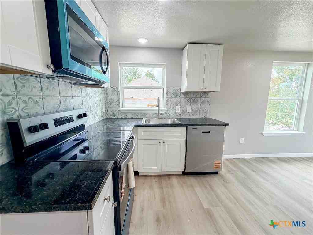1404 W Ave E - B - Photo 6 of 11