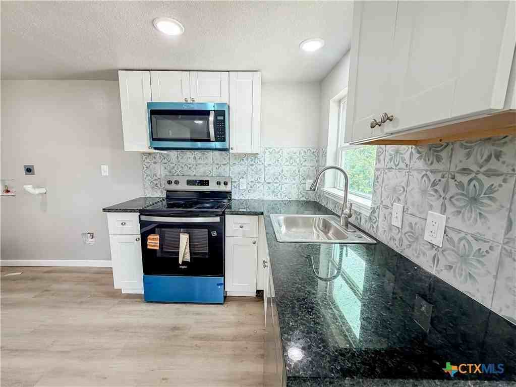 1404 W Ave E - B - Photo 7 of 11