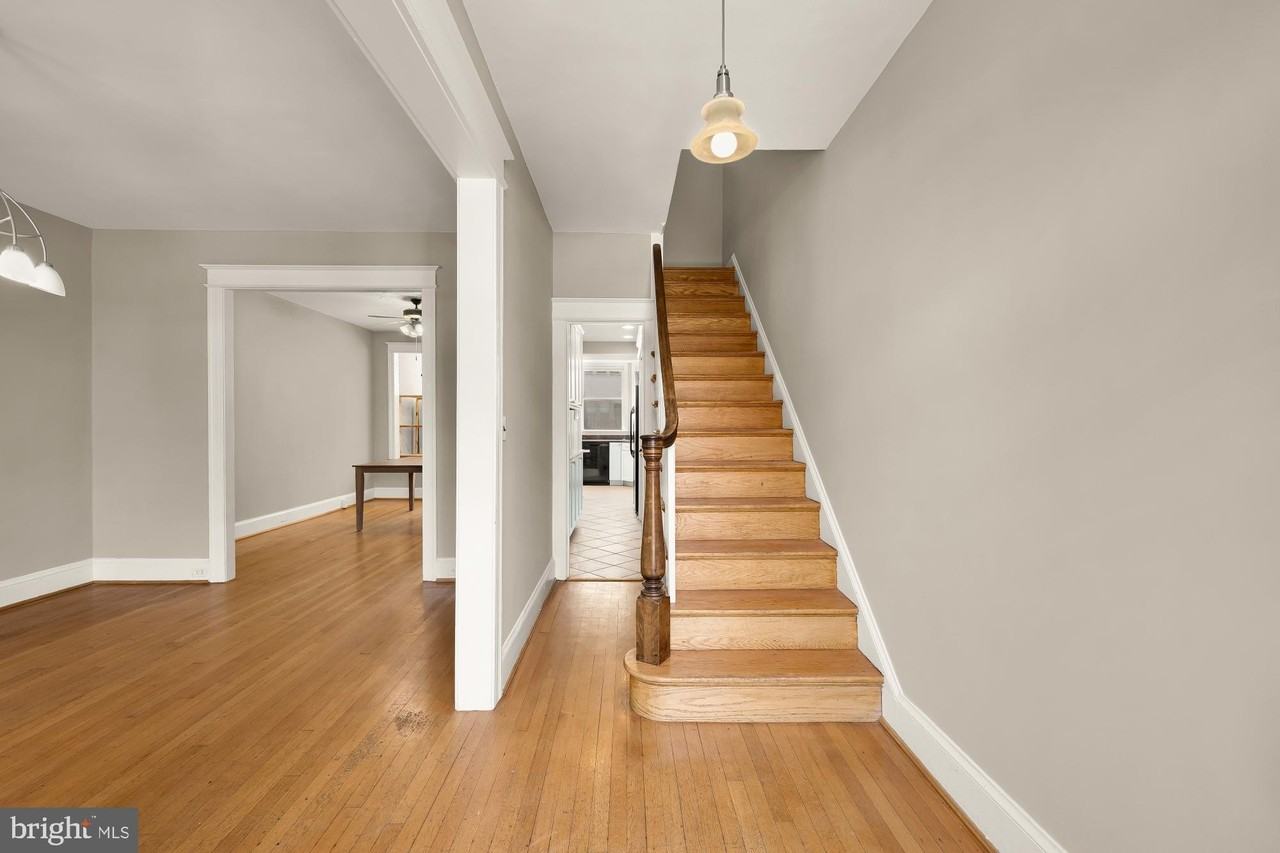 2408 37th St Nw - Photo 2 of 42