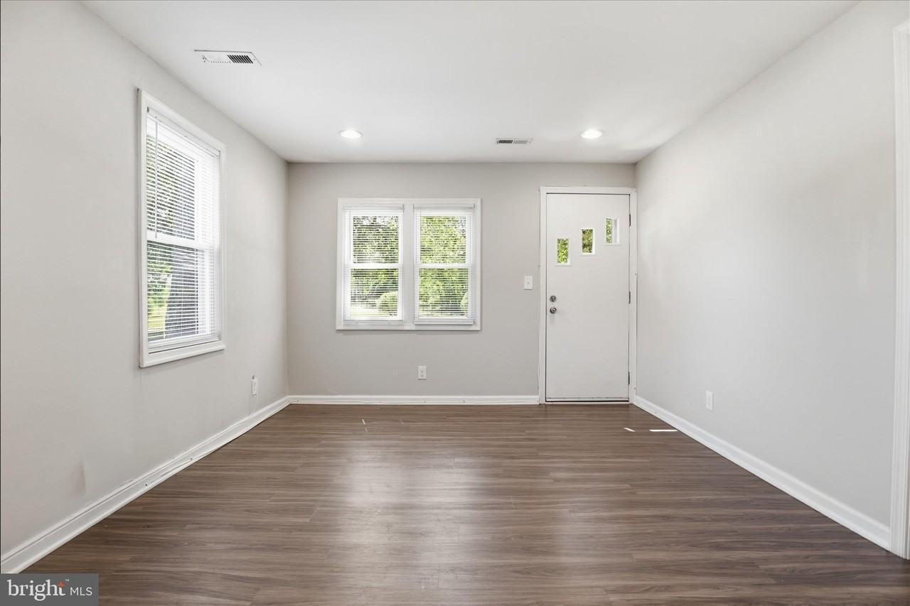 5242 Sands Rd - Photo 5 of 29