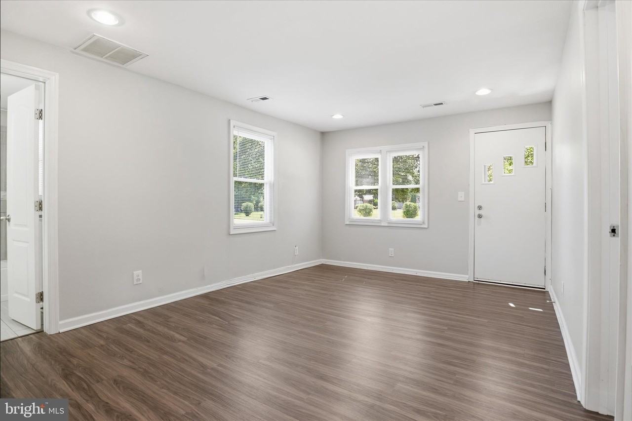 5242 Sands Rd - Photo 6 of 29