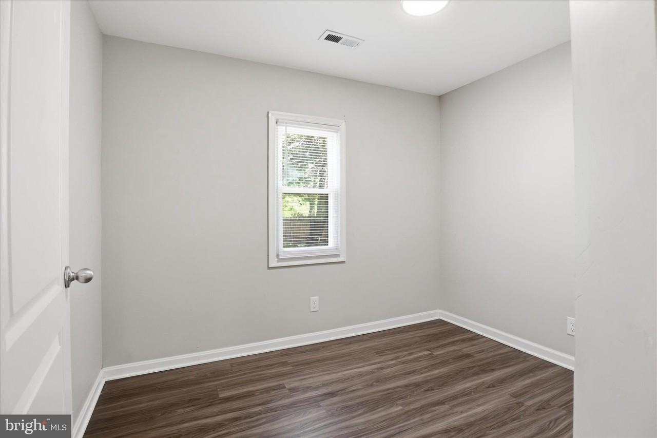 5242 Sands Rd - Photo 7 of 29