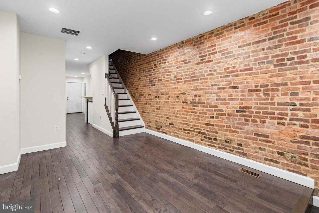 713 N Duncan St - Photo 4 of 29