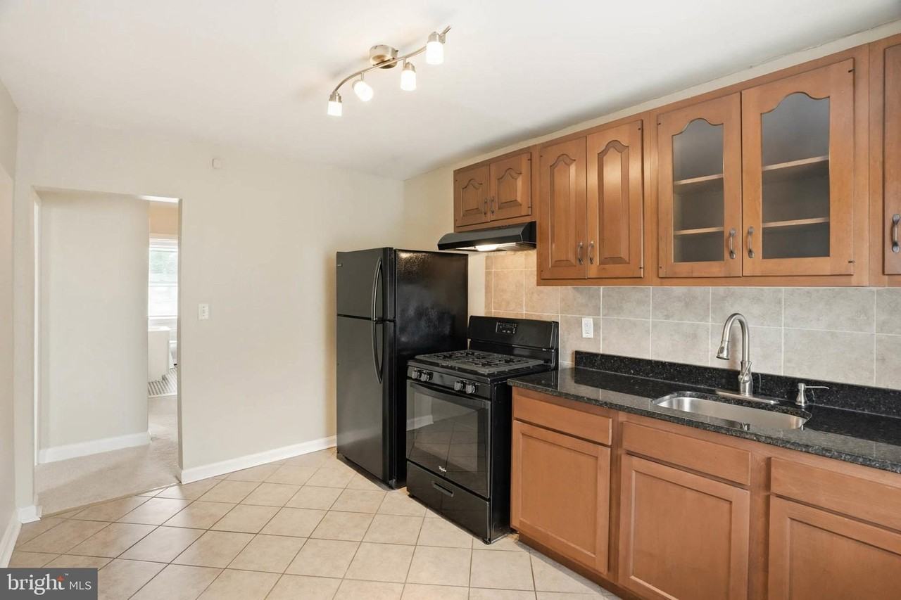 3116 Leighton Ave - Photo 3 of 12