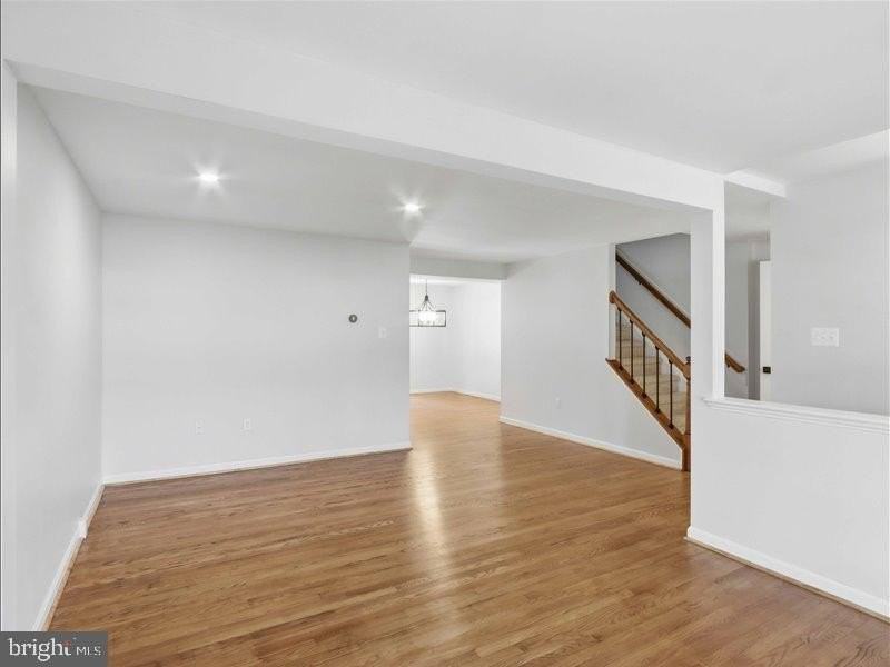 8026 Waterview Ct - Photo 5 of 36