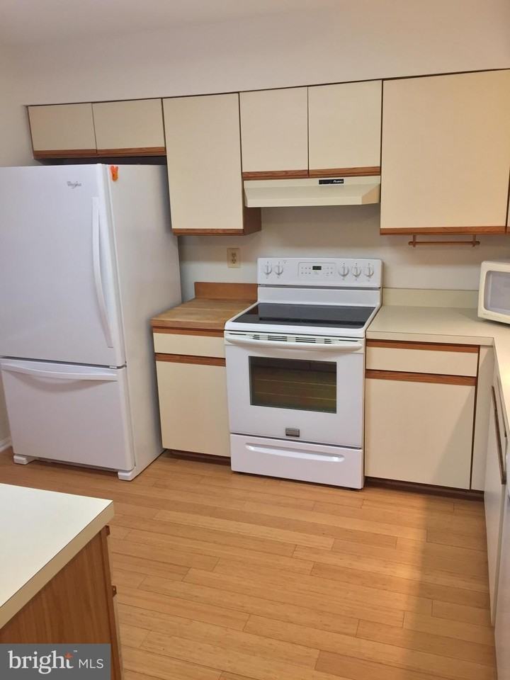 8911 Oakwood Way - Photo 2 of 20