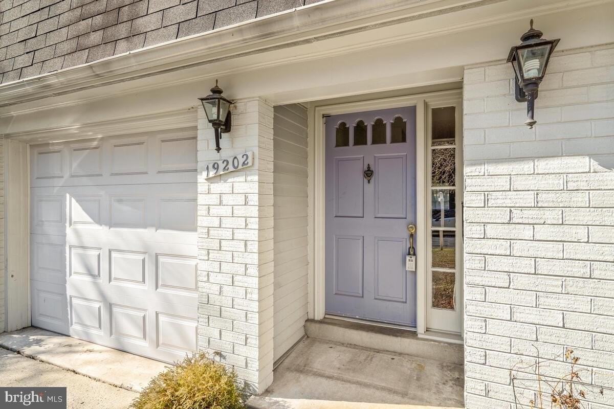 19202 Dunbridge Way - Photo 2 of 36