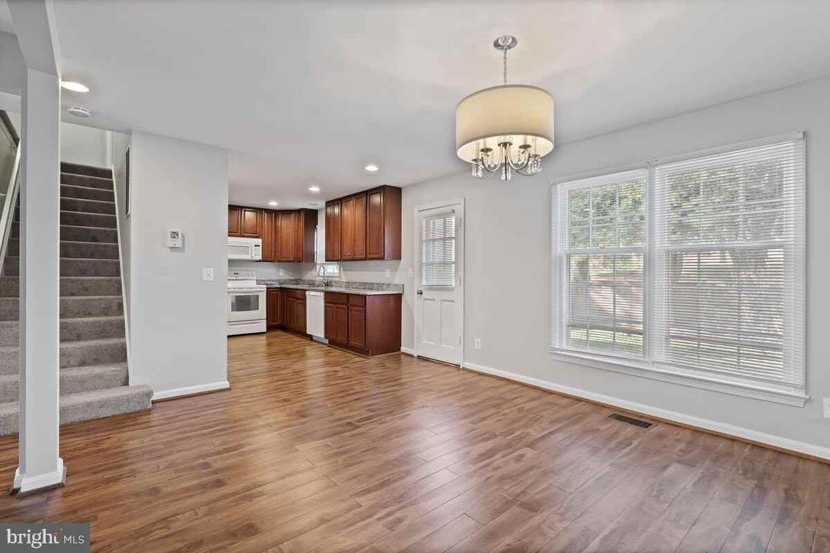 19202 Dunbridge Way - Photo 4 of 36