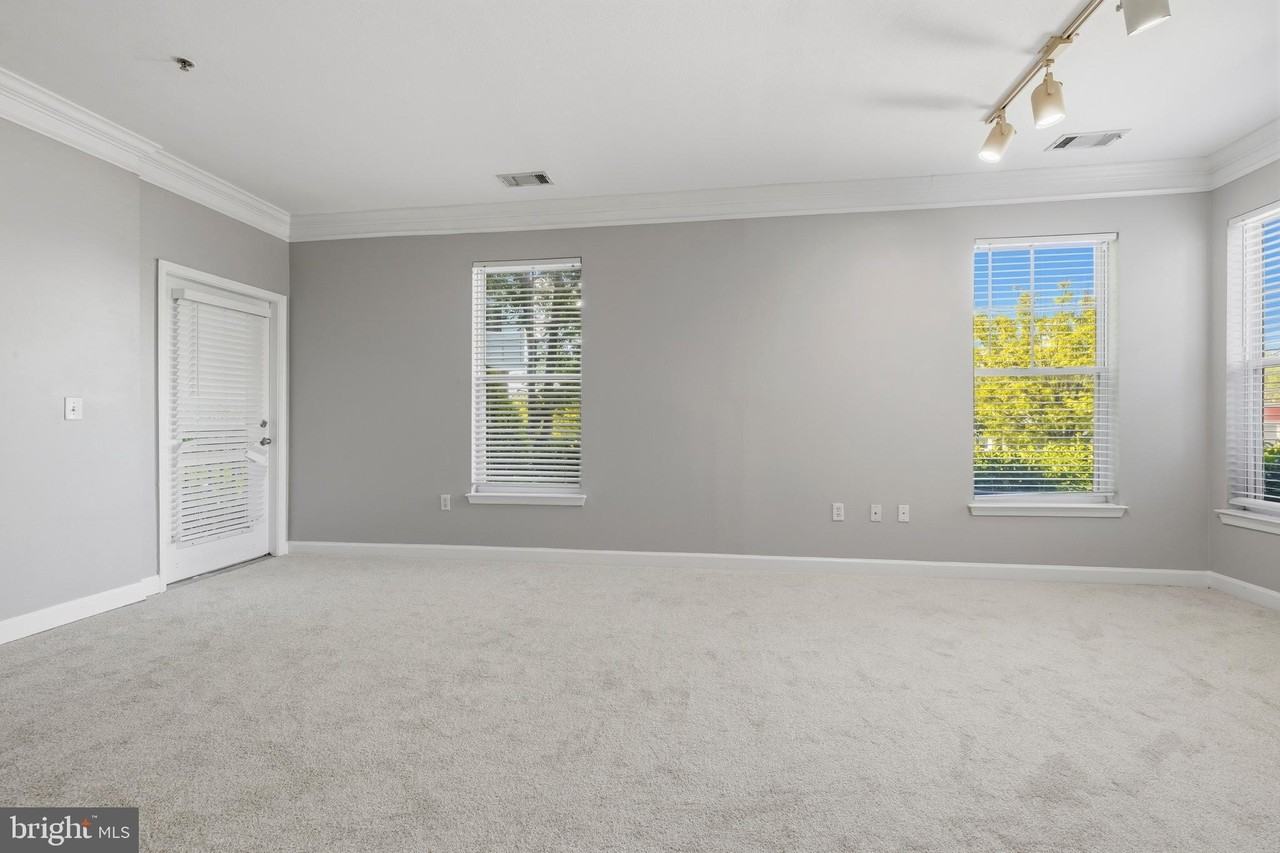 501 Hungerford Dr #144 - Photo 6 of 46