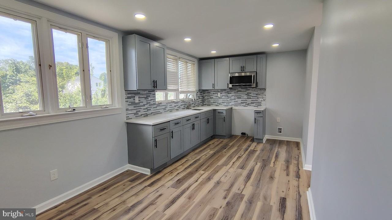 1000 Main Ave - Photo 6 of 15
