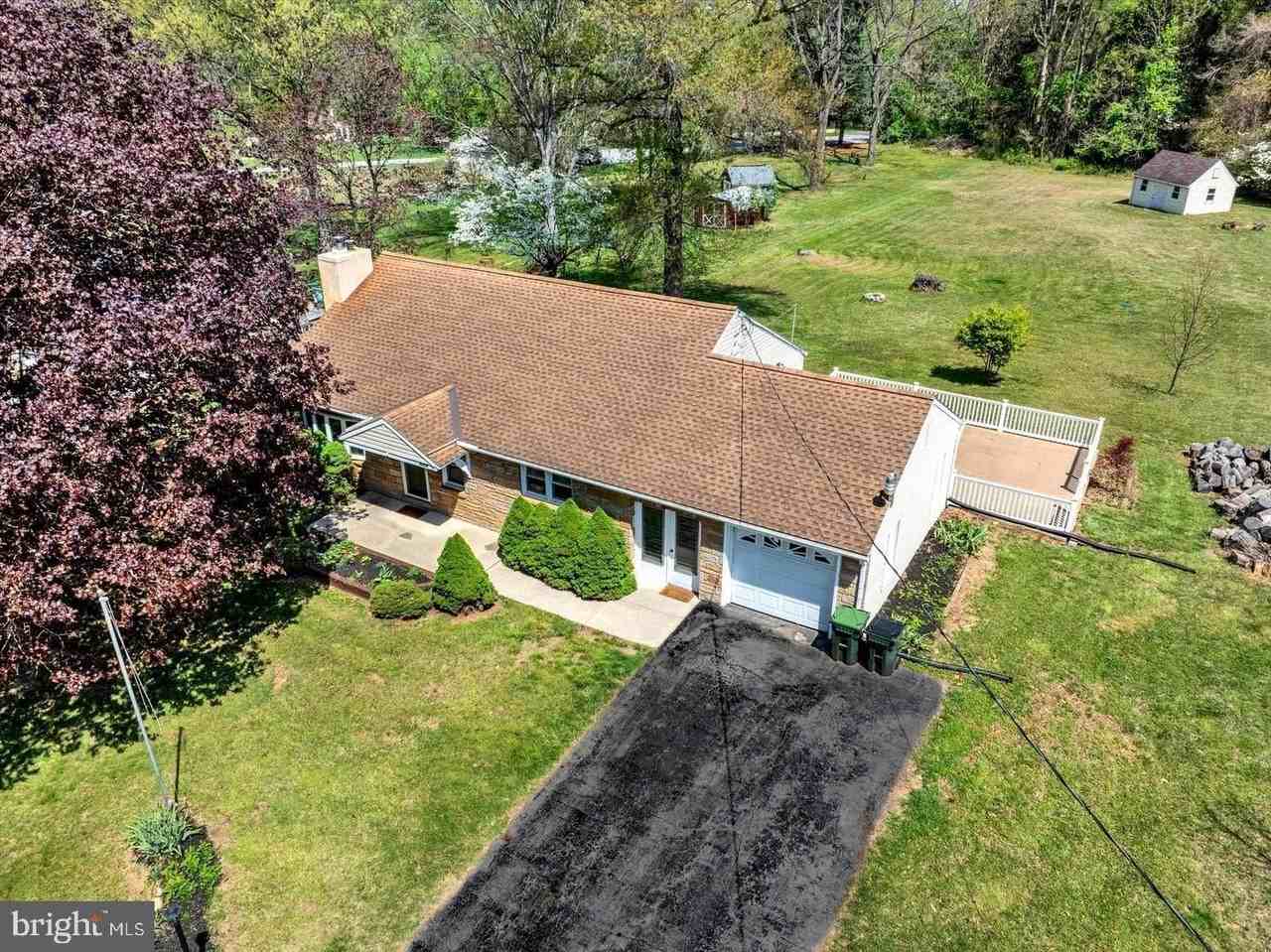 1217 Caln Meetinghouse Rd - Photo 2 of 15