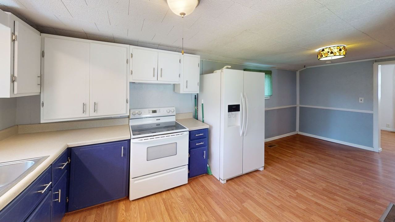 210 6th St #1 - Photo 7 of 26