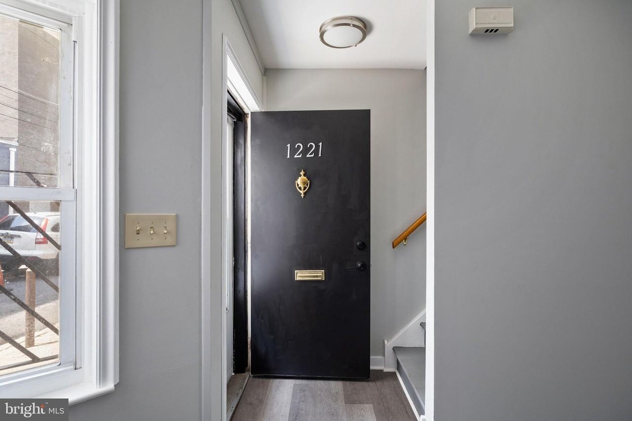 1221 Kater St - Photo 2 of 30