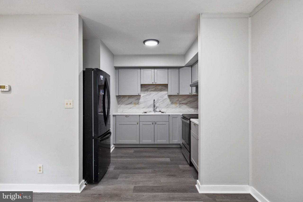 1221 Kater St - Photo 5 of 30