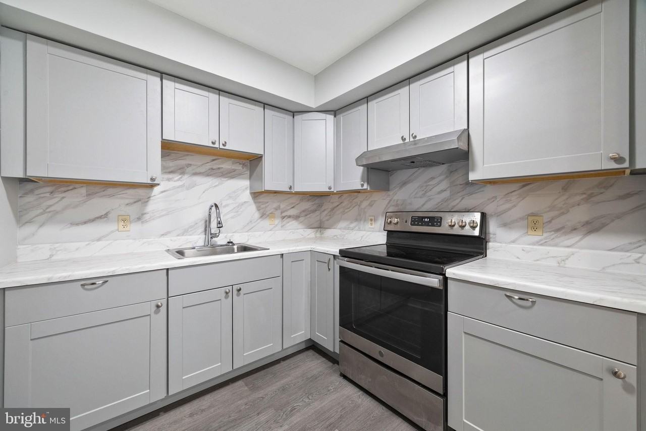 1221 Kater St - Photo 6 of 30