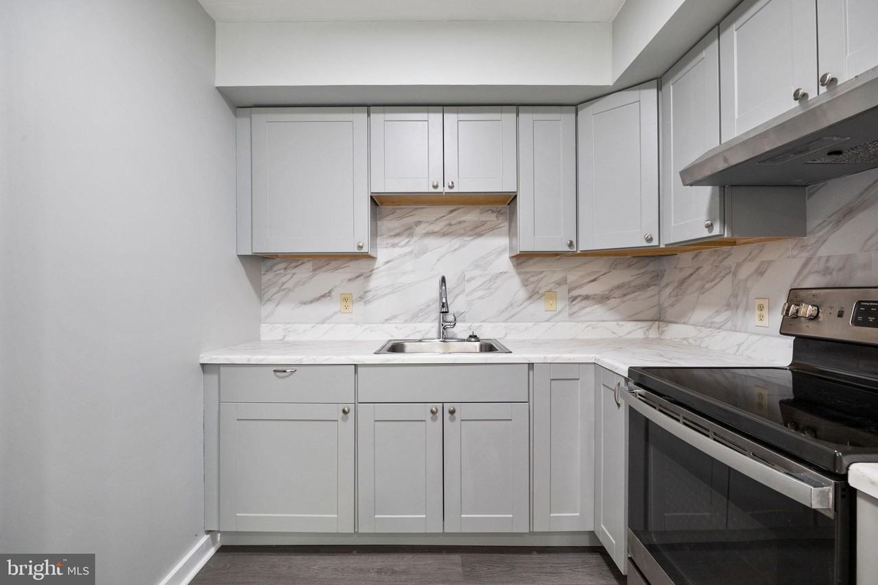 1221 Kater St - Photo 7 of 30