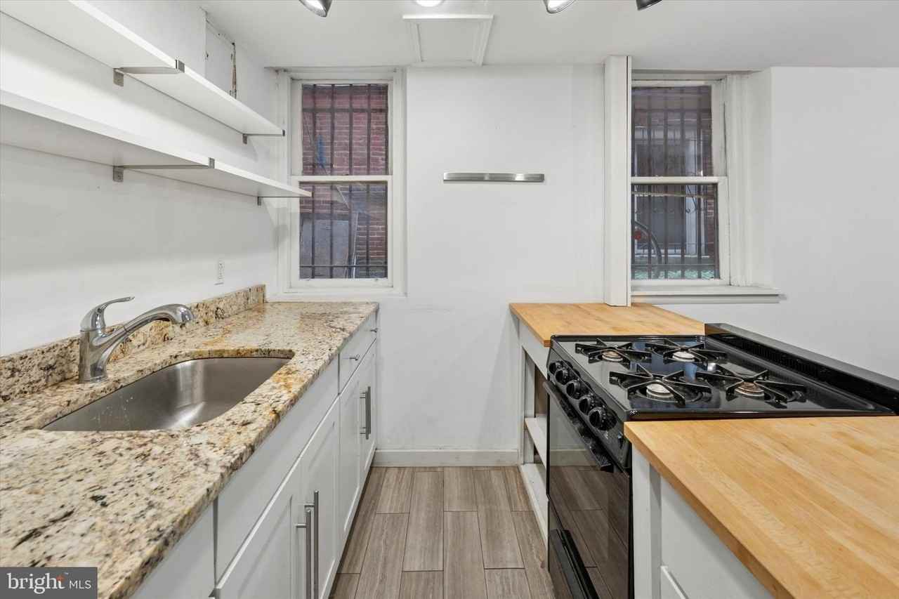 240 S 13th St #B - Photo 3 of 15
