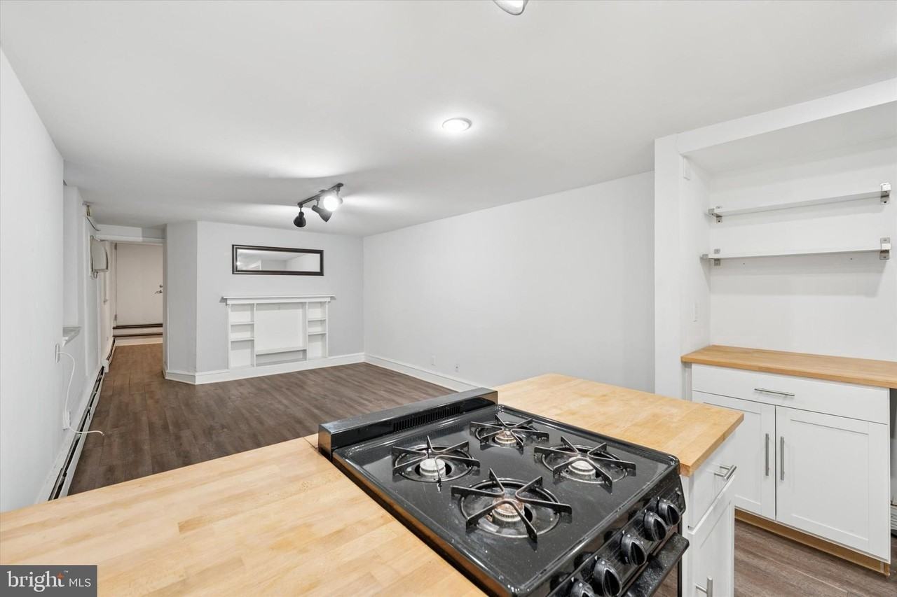 240 S 13th St #B - Photo 7 of 15