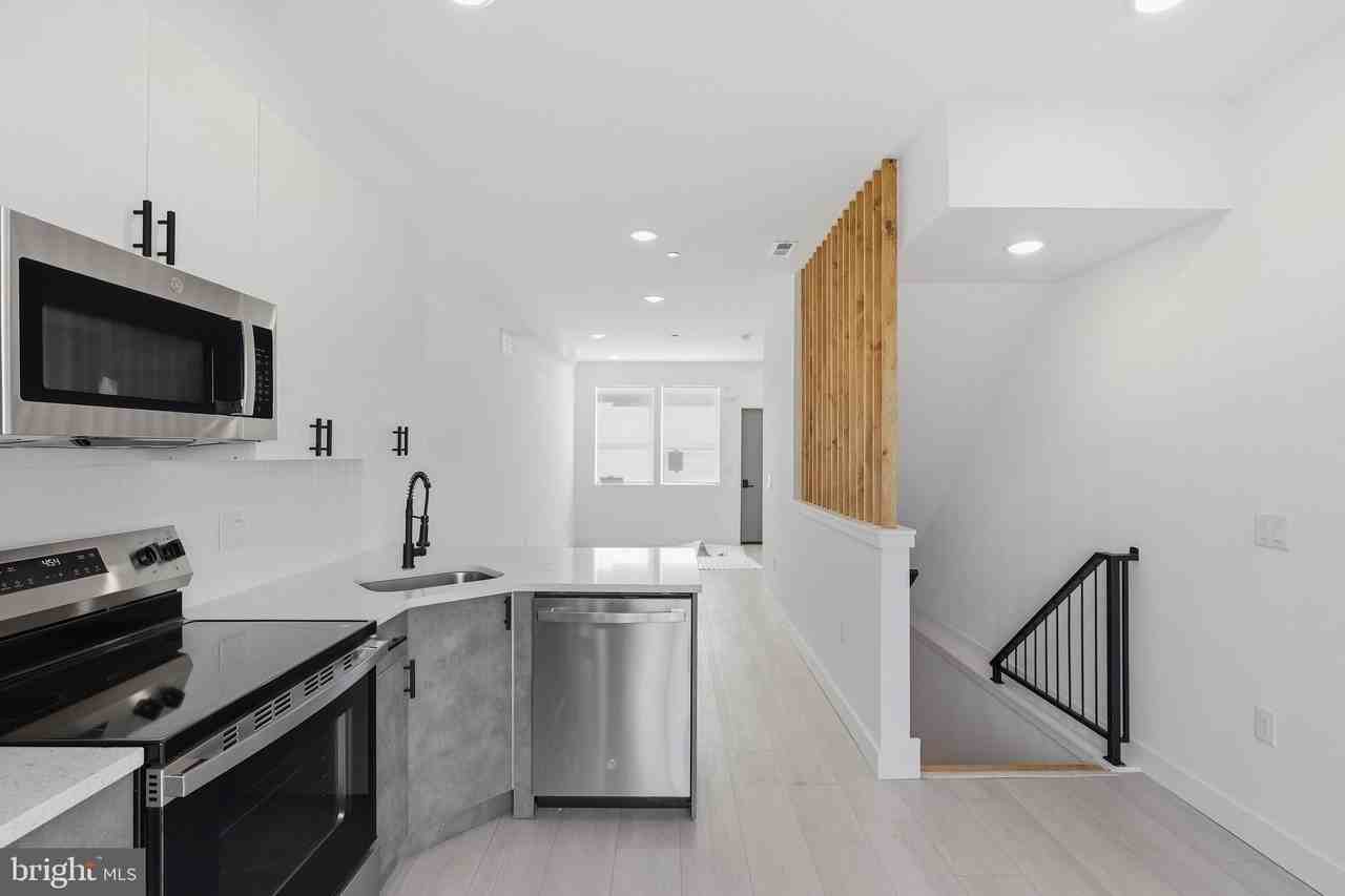 1025 W Orleans St - Photo 5 of 25