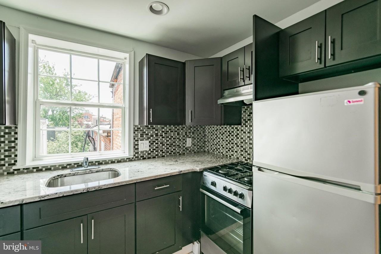 1116 Pine St #3F - Photo 6 of 17