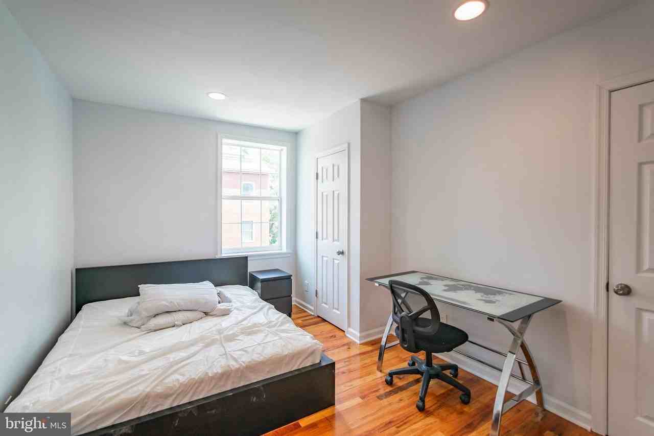 1116 Pine St #3F - Photo 7 of 17