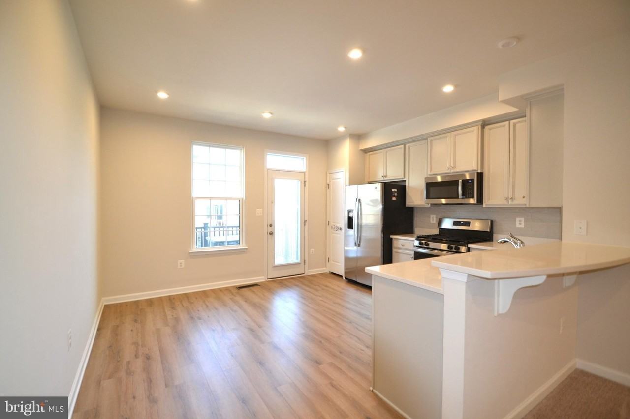 1318 Trestle Dr - Photo 3 of 24