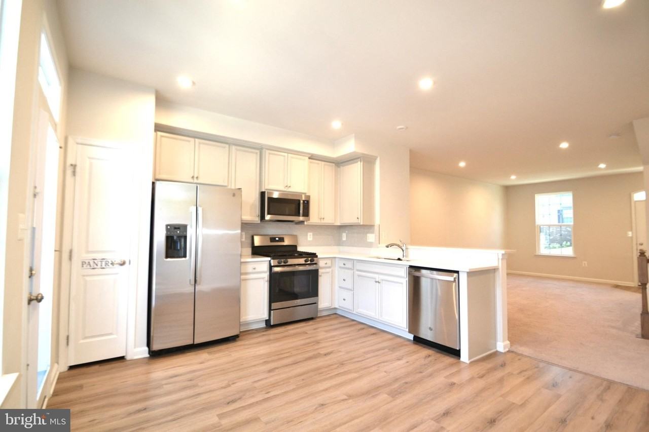 1318 Trestle Dr - Photo 5 of 24