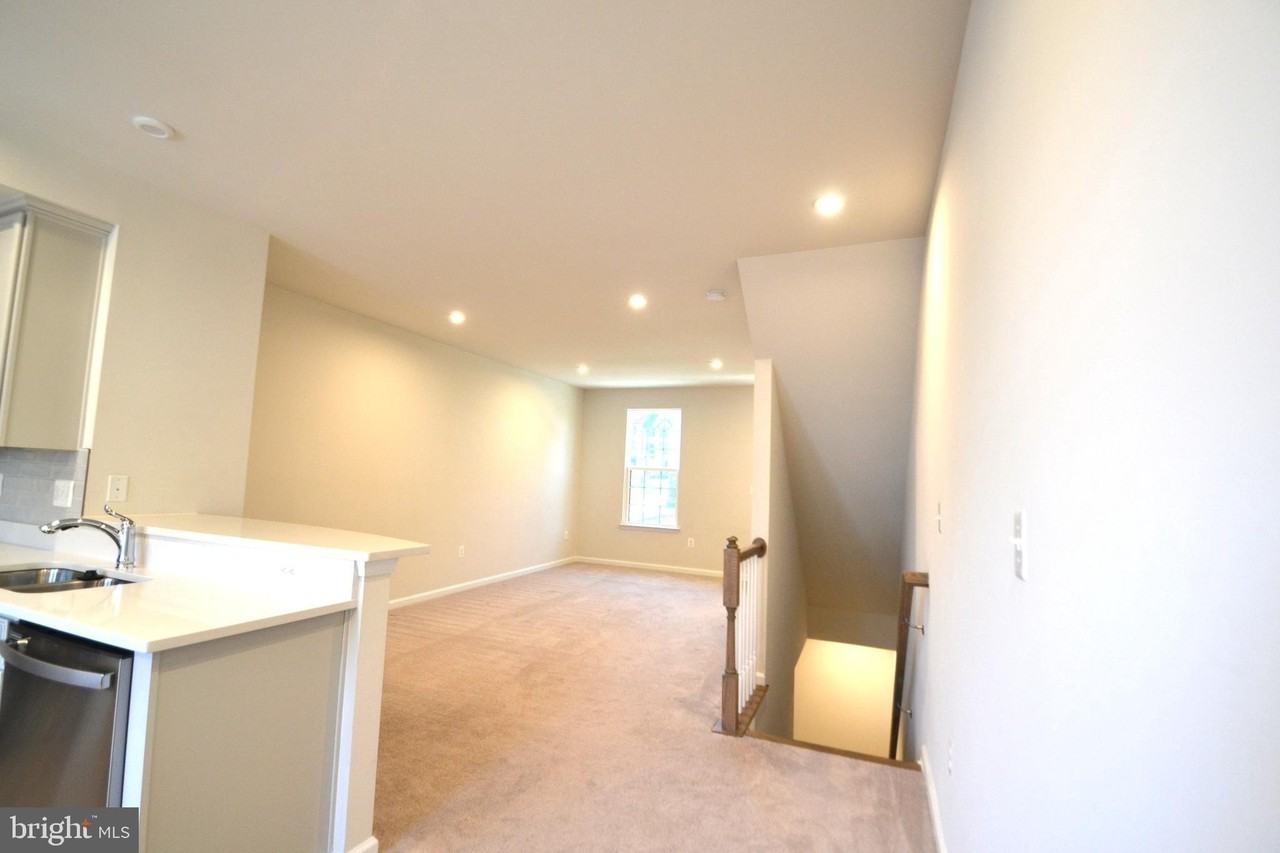 1318 Trestle Dr - Photo 6 of 24