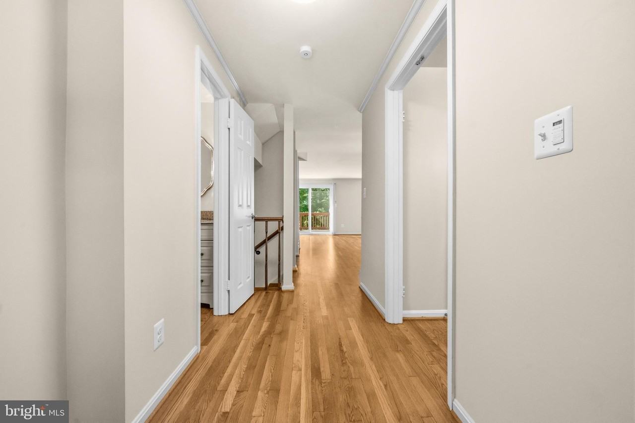 8931 Park Forest Dr - Photo 5 of 37