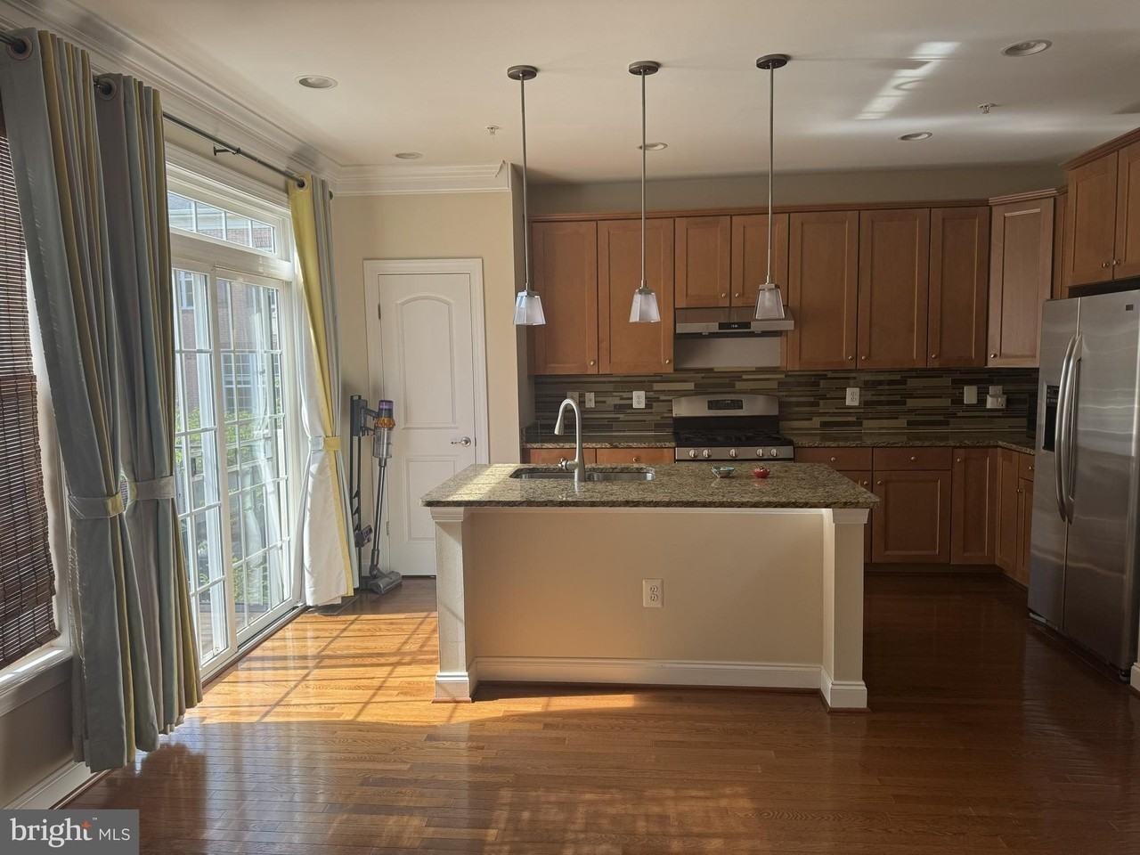 2151 Red Vine Dr - Photo 5 of 20