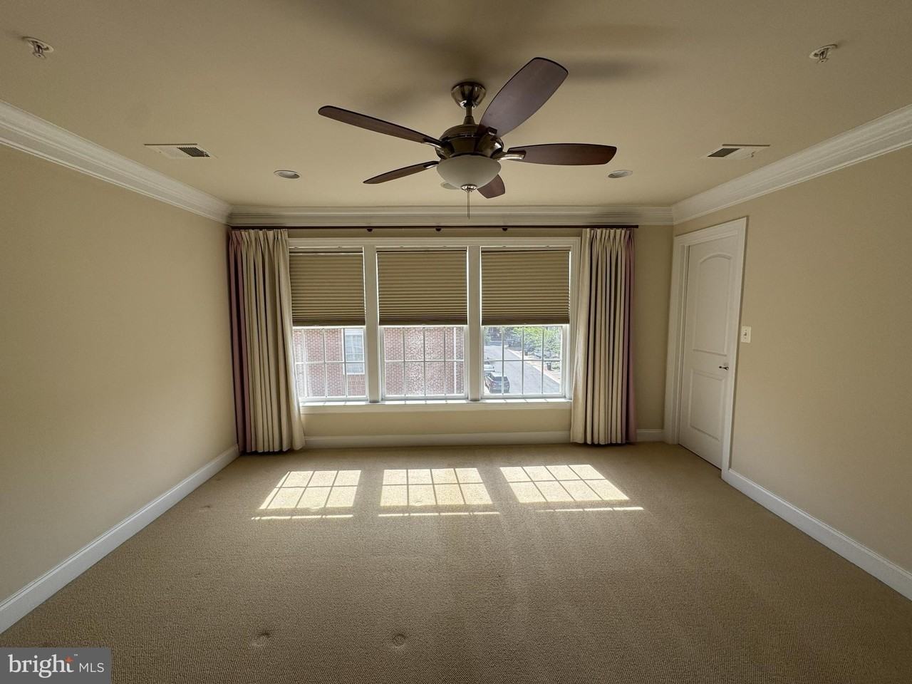 2151 Red Vine Dr - Photo 7 of 20