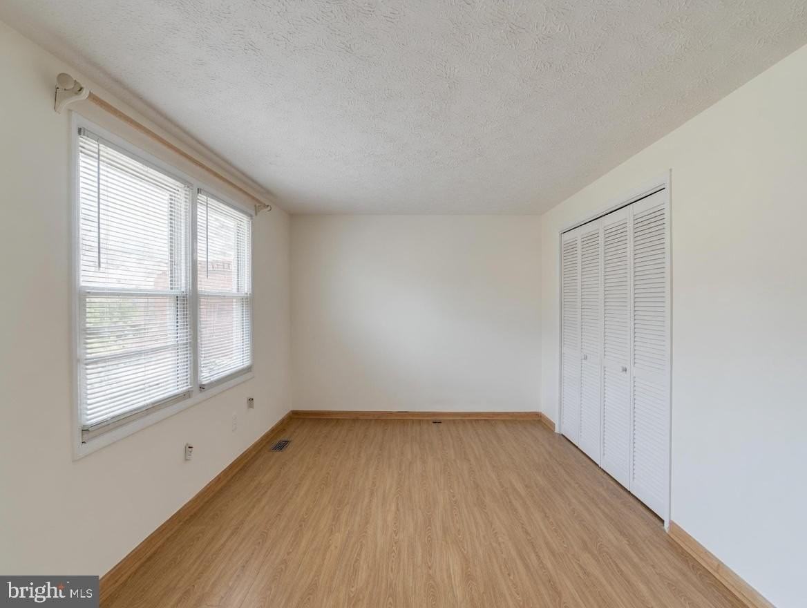 8112 Parkdale Ct - Photo 5 of 16