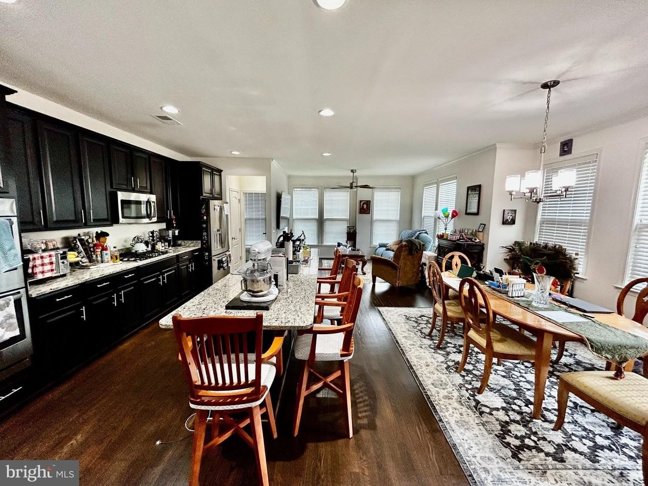 43453 Rickenbacker Sq - Photo 7 of 30